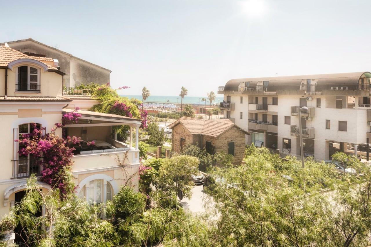 Palazzo Eugenia Suites Васто Экстерьер фото